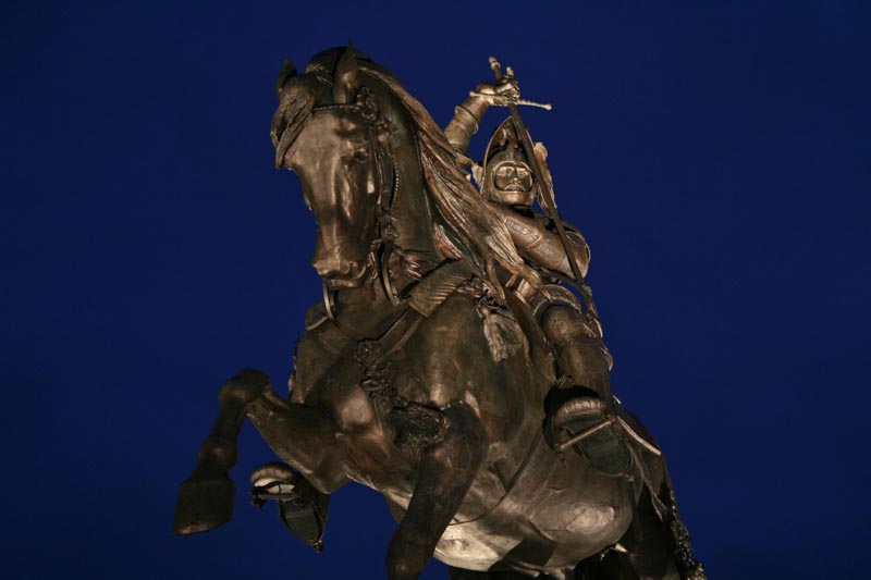 illuminazione del monumento a re Emanuele Filiberto - Torino