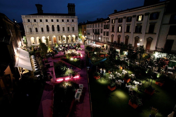 piazza verde di notte - piazza vecchia bergamo