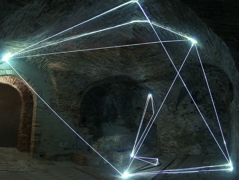 Catalizzatore di Luce, Fondaco Palazzo Pirocchi, Castelbasso, 2005