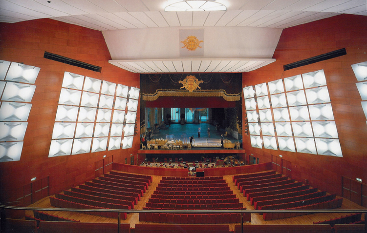 2002 - Milano - Teatro degli Arcimboldi - Gregotti