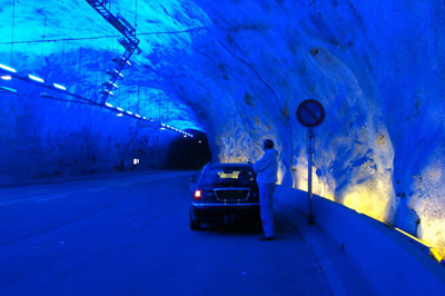  Lærdal Tunnel: sosta in caverna